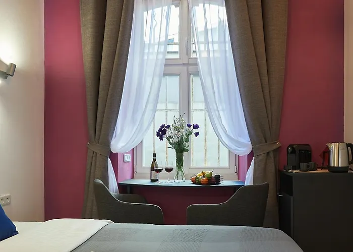 Bed and Breakfast 7 Heaven Elegant Old Town 4*