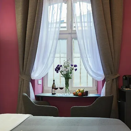 Bed & Breakfast 7 Heaven Elegant Old Town 4*