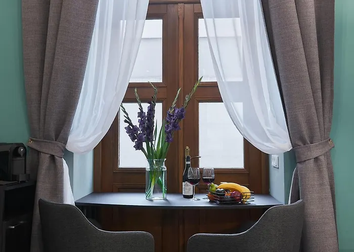 7 Heaven Elegant Old Town 4*