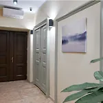Bed & Breakfast 7 Heaven Elegant Old Town Cracovia