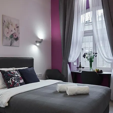 7 Heaven Elegant Old Town B&B 크라쿠프
